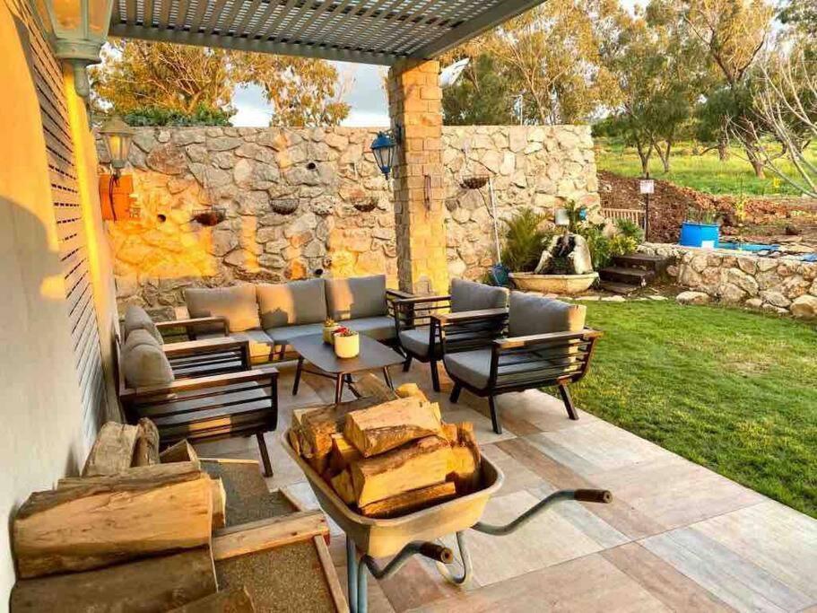 אחוזת היניבים Yaniv Estate Villa Nurit ภายนอก รูปภาพ